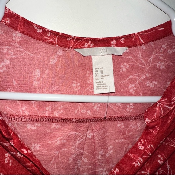🌷5/$20 H&M Women’s Blouse - Picture 2 of 5